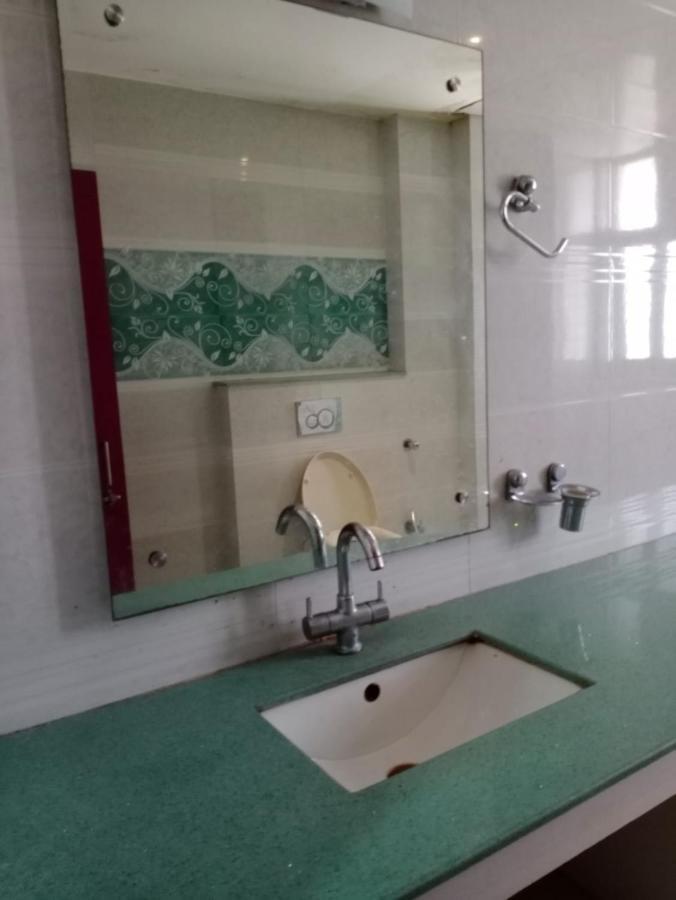 Hotel Chandrawali By Wb Inn Ballia Exterior foto