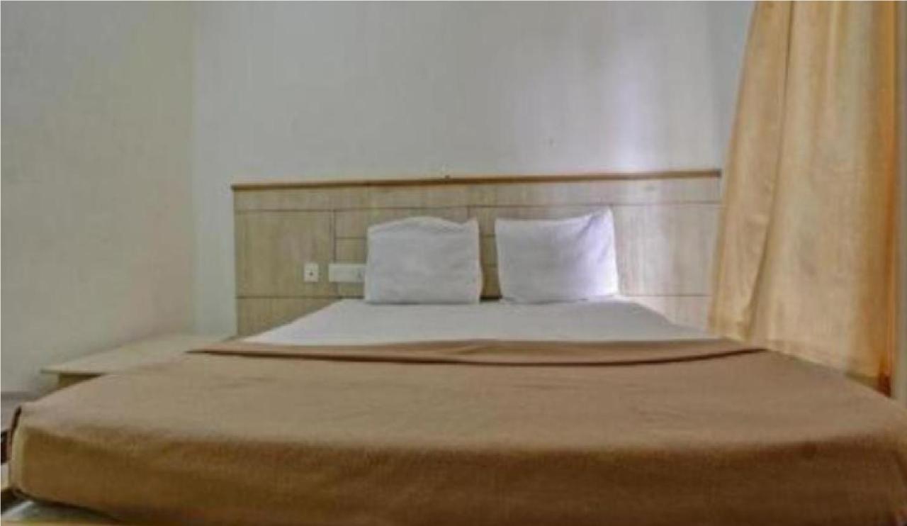 Hotel Chandrawali By Wb Inn Ballia Exterior foto